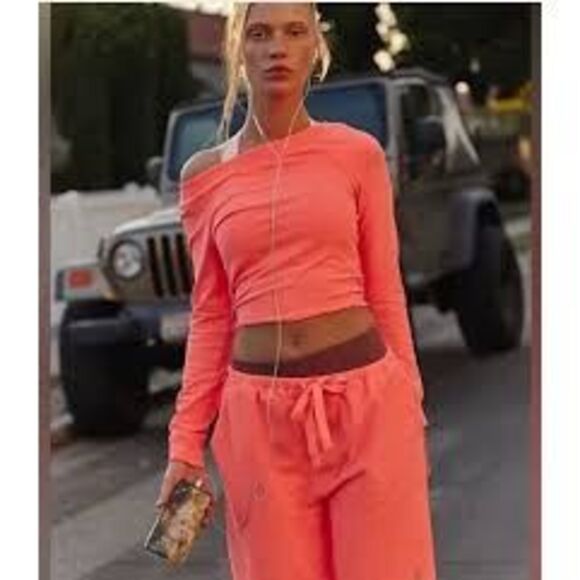 Free People Movement Hotshot Easy set -Neon coral - Picture 1 of 11